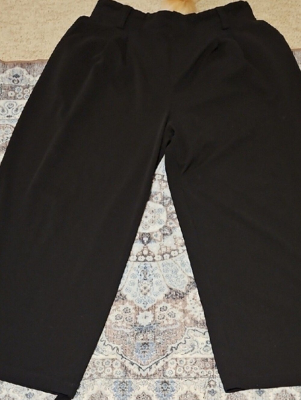 HALARA Black Wide-Leg Crop Trousers